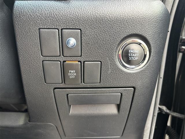 TOYOTA ALPHARD 2017 Image 31