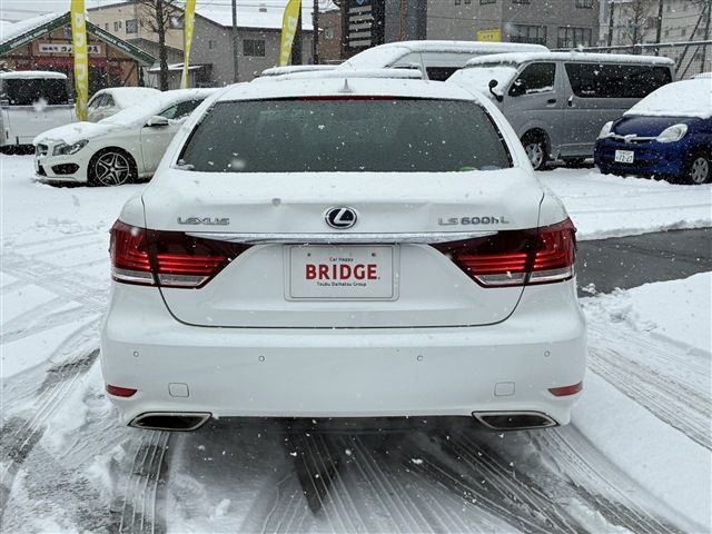 TOYOTA LEXUS LS600HL 2013 Image 31
