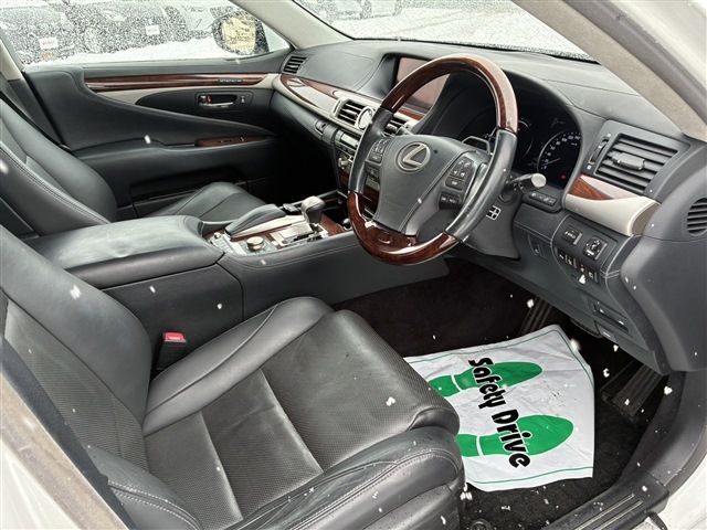 TOYOTA LEXUS LS600HL 2013 Image 31