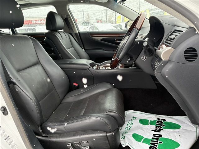 TOYOTA LEXUS LS600HL 2013 Image 31