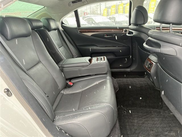 TOYOTA LEXUS LS600HL 2013 Image 31