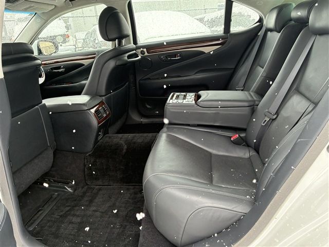 TOYOTA LEXUS LS600HL 2013 Image 31