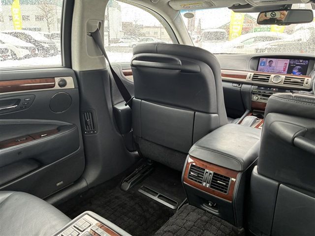 TOYOTA LEXUS LS600HL 2013 Image 31