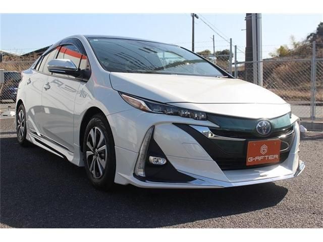 TOYOTA PRIUS PHV 2017 Image 31