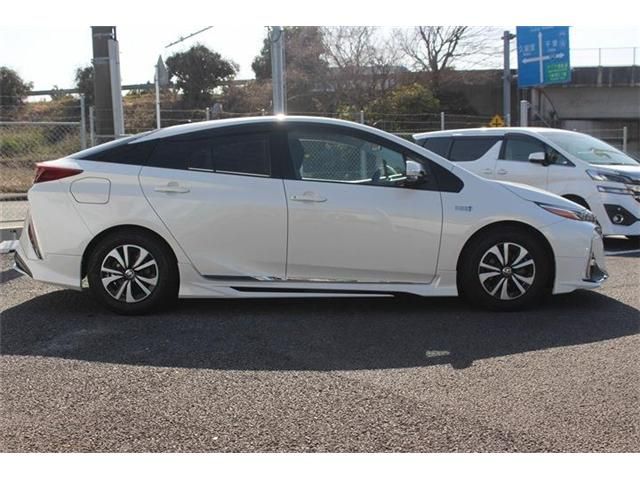 TOYOTA PRIUS PHV 2017 Image 31
