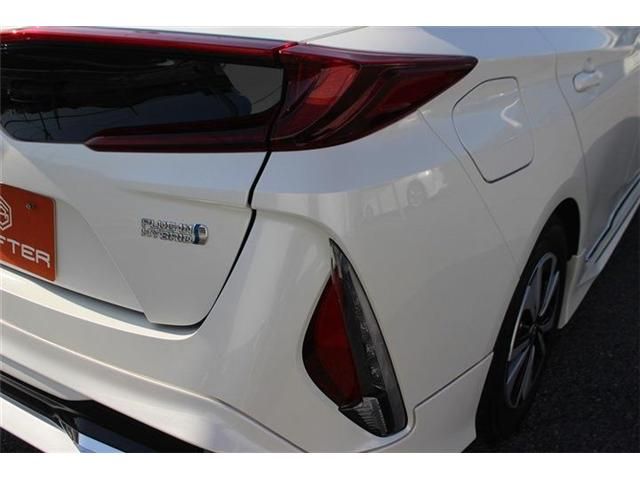 TOYOTA PRIUS PHV 2017 Image 31