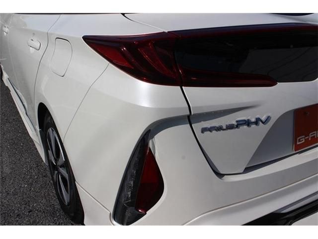 TOYOTA PRIUS PHV 2017 Image 31