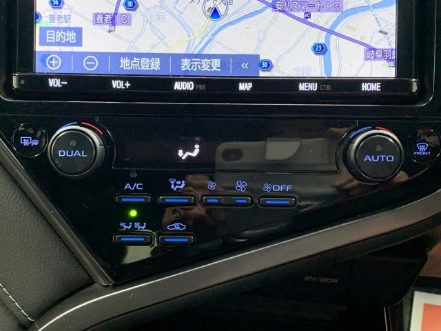 TOYOTA CAMRY HYBRID 2019 Image 31