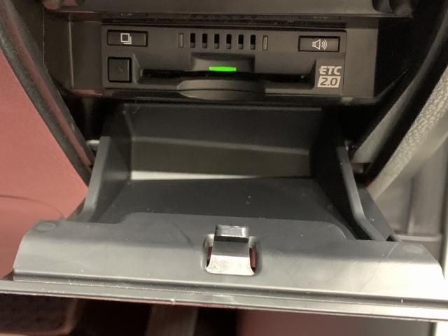 TOYOTA CAMRY HYBRID 2019 Image 31