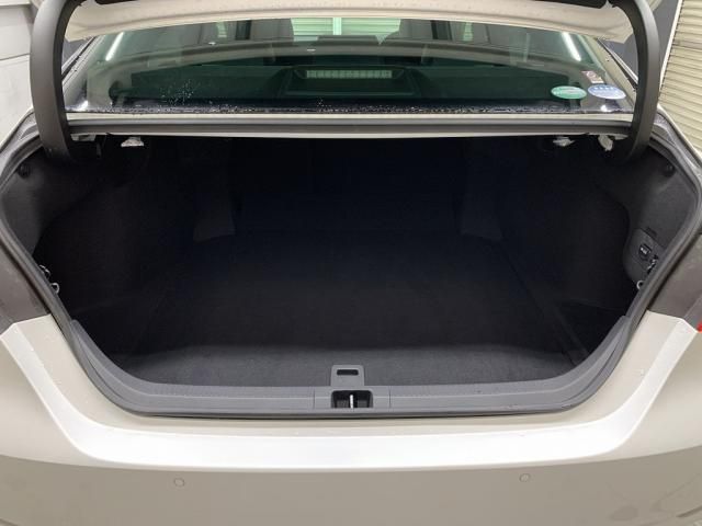 TOYOTA CAMRY HYBRID 2019 Image 31