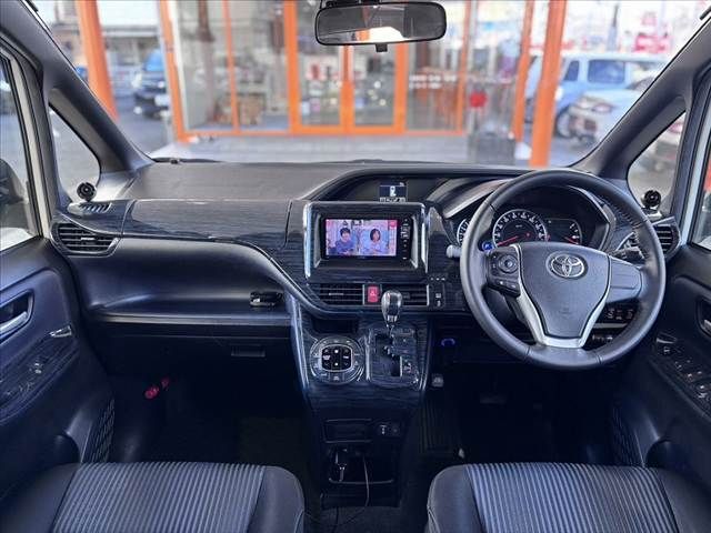 TOYOTA NOAH 2014 Image 31