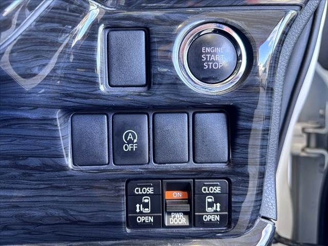 TOYOTA NOAH 2014 Image 31