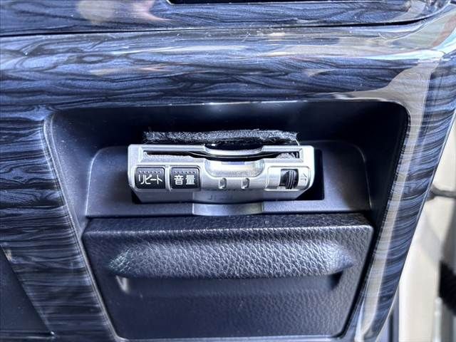 TOYOTA NOAH 2014 Image 31