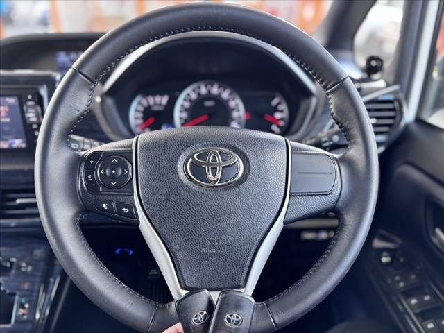 TOYOTA NOAH 2014 Image 31