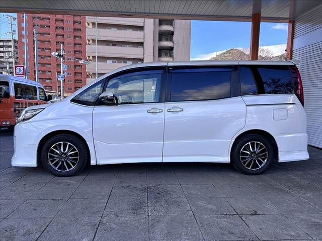 TOYOTA NOAH 2014 Image 31