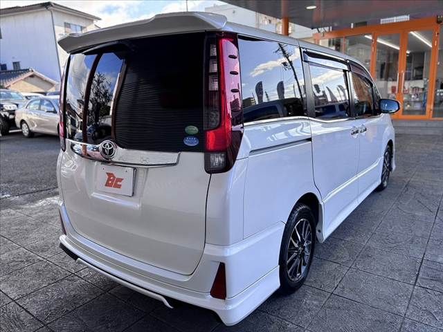 TOYOTA NOAH 2014 Image 31
