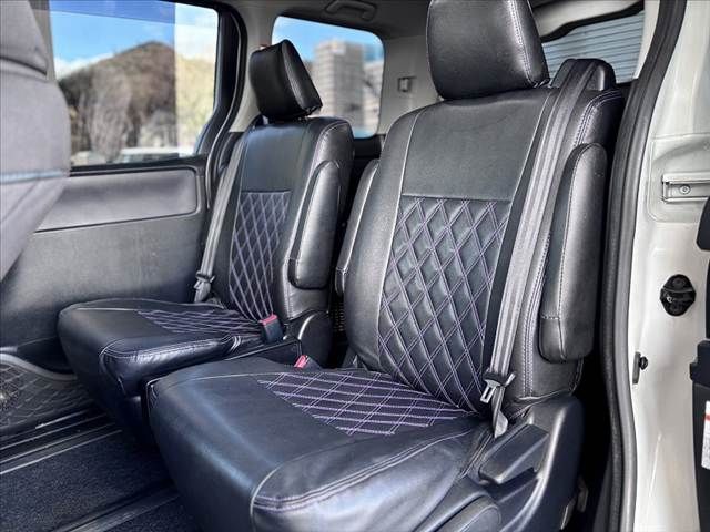 TOYOTA NOAH 2014 Image 31