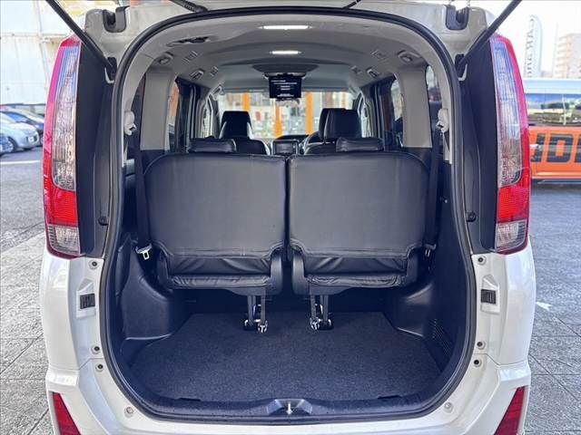 TOYOTA NOAH 2014 Image 31