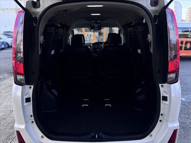 TOYOTA NOAH 2014 Image 31