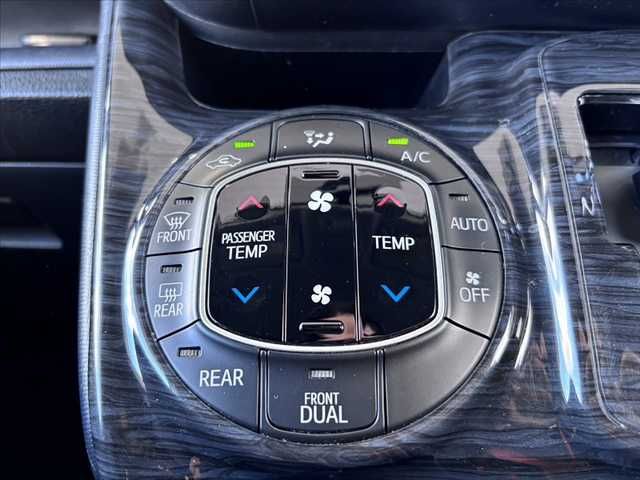 TOYOTA NOAH 2014 Image 31