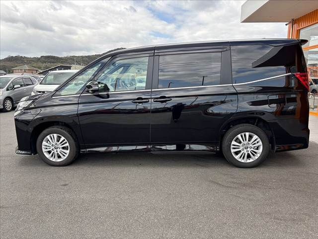 TOYOTA NOAH HYBRID 4WD 2025 Image 31