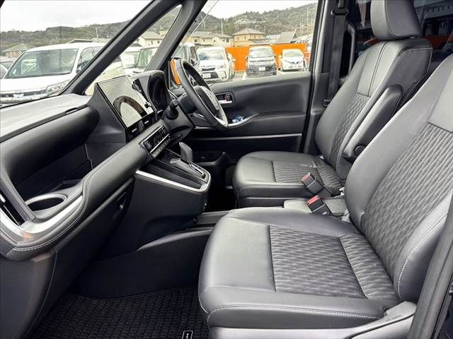 TOYOTA NOAH HYBRID 4WD 2025 Image 31