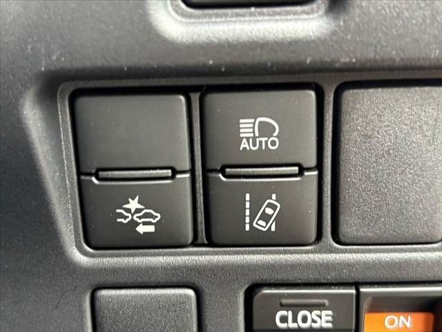 TOYOTA ESQUIRE 2017 Image 31