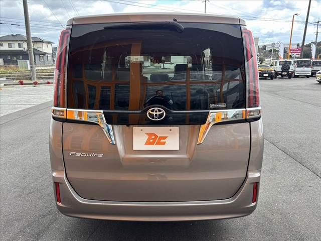 TOYOTA ESQUIRE 2017 Image 31