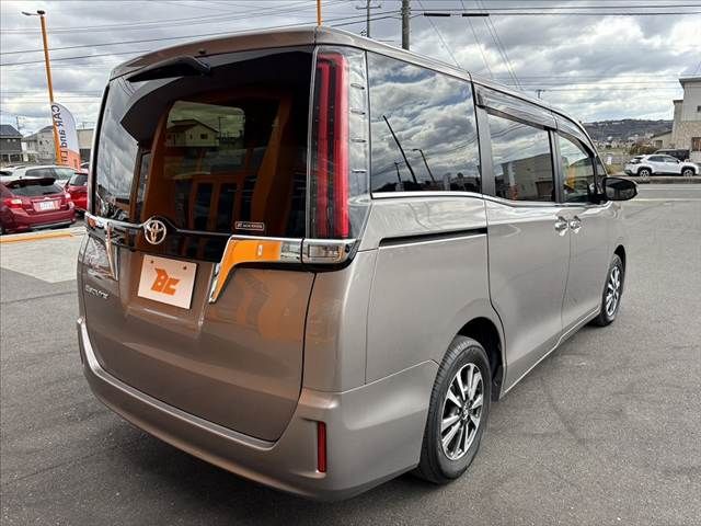 TOYOTA ESQUIRE 2017 Image 31