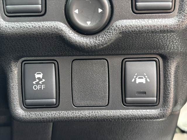 NISSAN NOTE 2017 Image 31