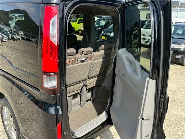 HONDA STEPWAGON 2016 Image 31