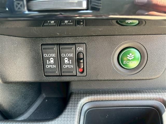 HONDA STEPWAGON 2016 Image 31