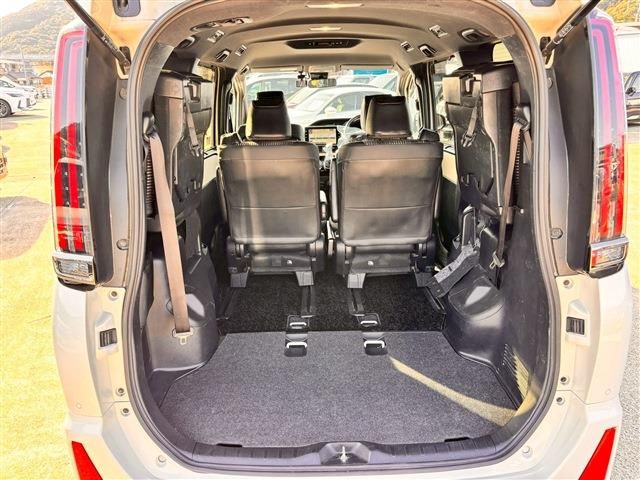 TOYOTA NOAH 2020 Image 31