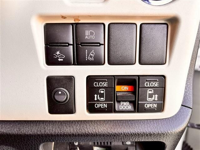 TOYOTA NOAH 2020 Image 31