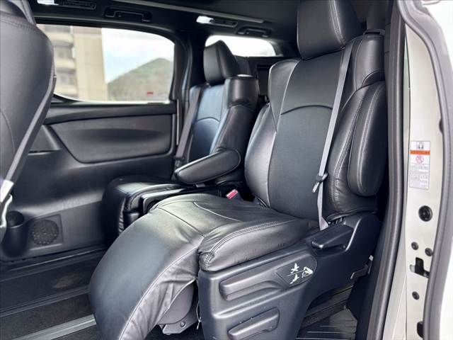 TOYOTA ALPHARD 2017 Image 31