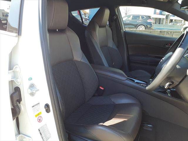 TOYOTA C-HR 2017 Image 31