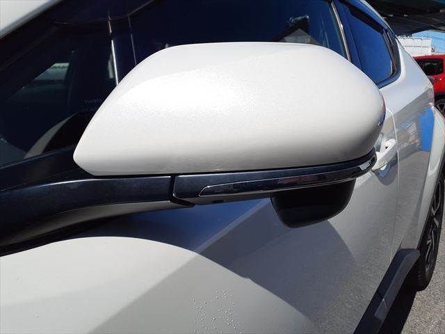 TOYOTA C-HR 2017 Image 31