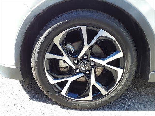 TOYOTA C-HR 2017 Image 31