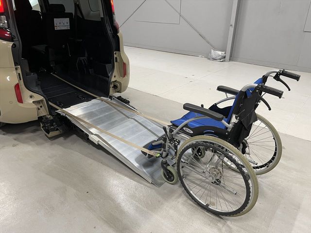 TOYOTA SIENTA 2023 Image 31