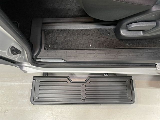 TOYOTA VOXY 2017 Image 31