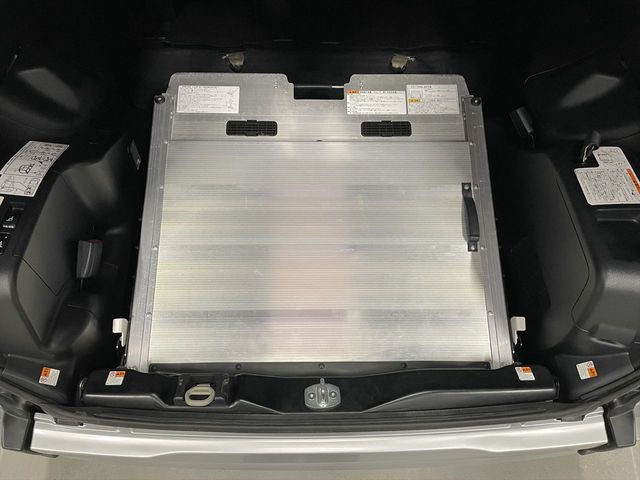 TOYOTA VOXY 2017 Image 31