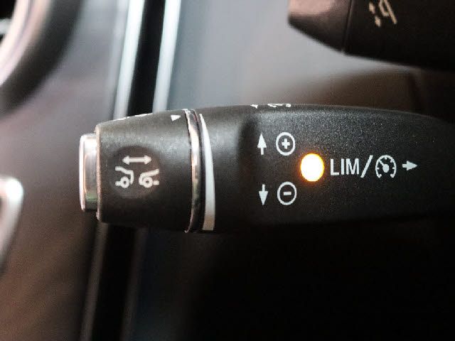 MERCEDES BENZ C CLAS 2017 Image 31