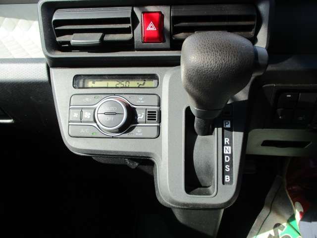 DAIHATSU TANTO 4WD 2022 Image 31