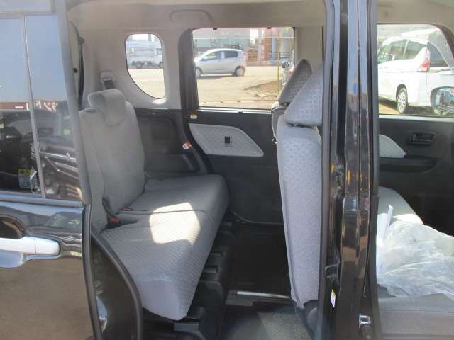 DAIHATSU TANTO 4WD 2022 Image 31