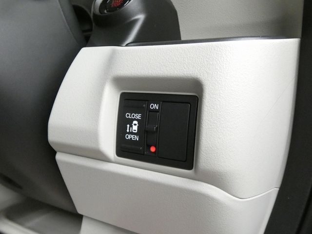 HONDA N BOX 4WD 2025 Image 31
