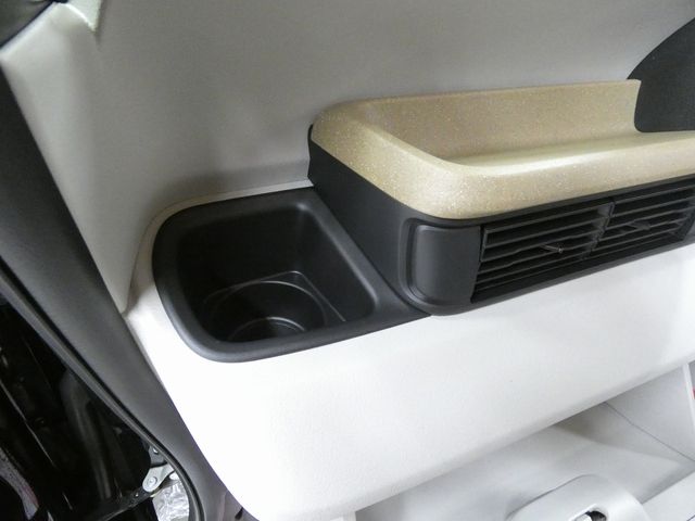 HONDA N BOX 4WD 2025 Image 31