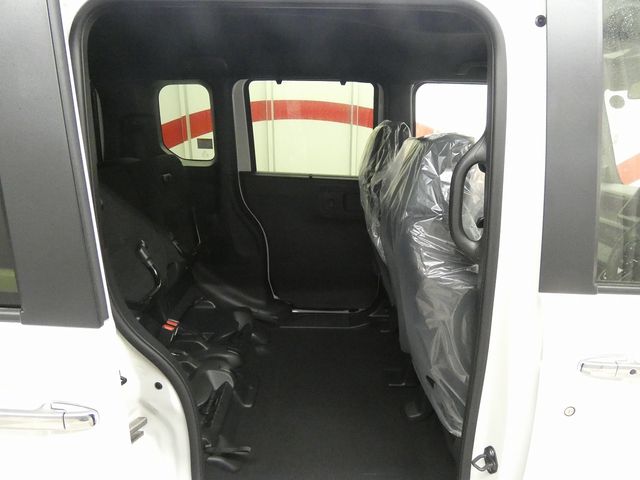 HONDA N BOX CUSTOM 4WD 2025 Image 31