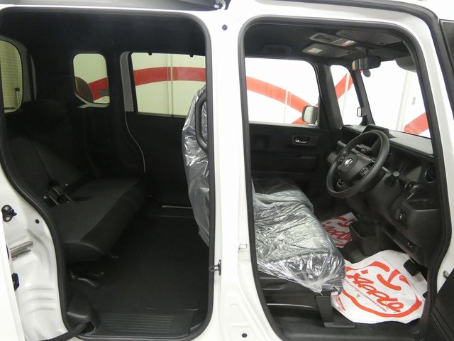 HONDA N BOX CUSTOM 4WD 2025 Image 31