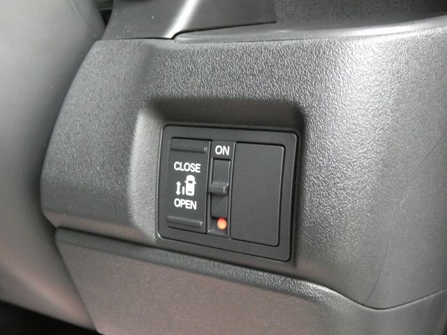 HONDA N BOX CUSTOM 4WD 2025 Image 31