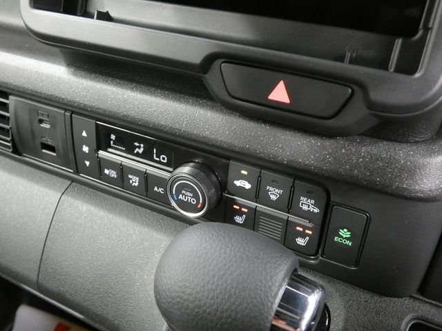 HONDA N BOX CUSTOM 4WD 2025 Image 31